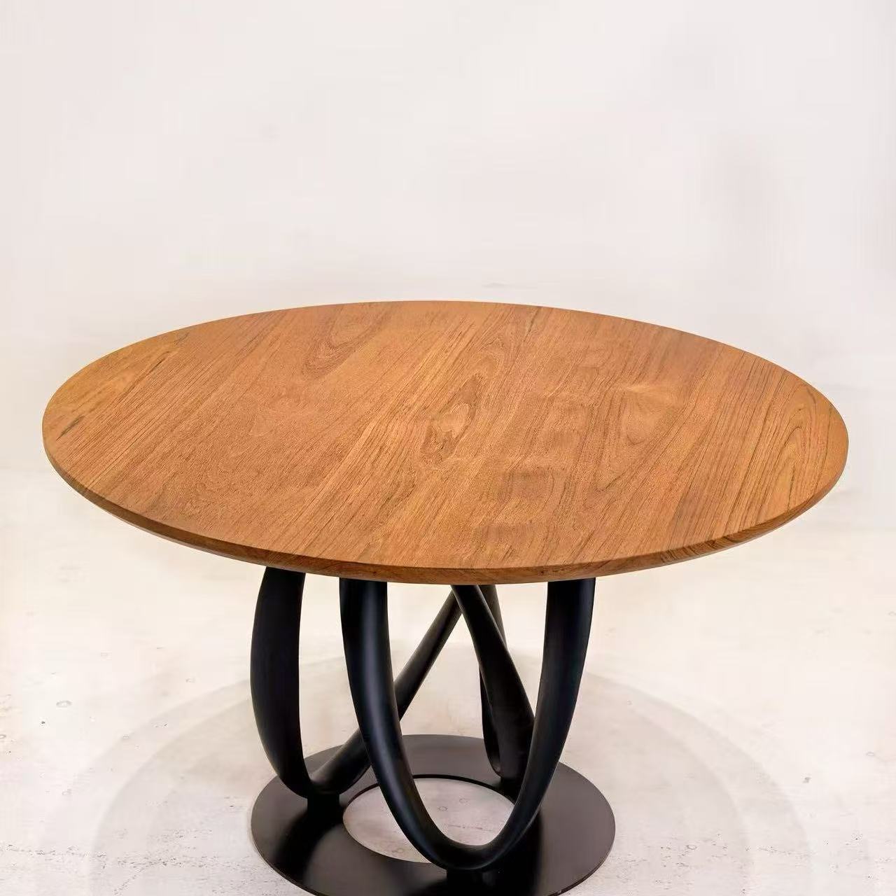 round table 圆桌